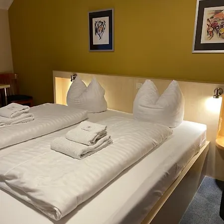 Wos Hotel 3* بوروسيا مونشنغلادباخ