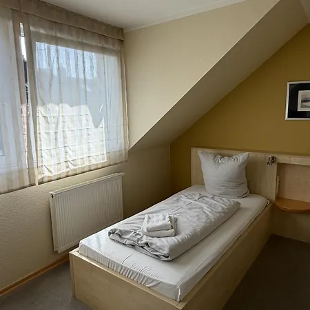 Wos Hotel 3* بوروسيا مونشنغلادباخ