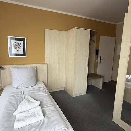 فندق Wos Hotel بوروسيا مونشنغلادباخ
