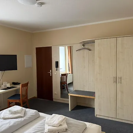Wos Hotel 3* بوروسيا مونشنغلادباخ