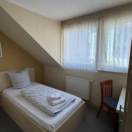 Wos Hotel فندق بوروسيا مونشنغلادباخ