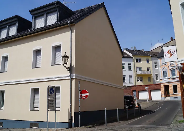 Отель Select 3*